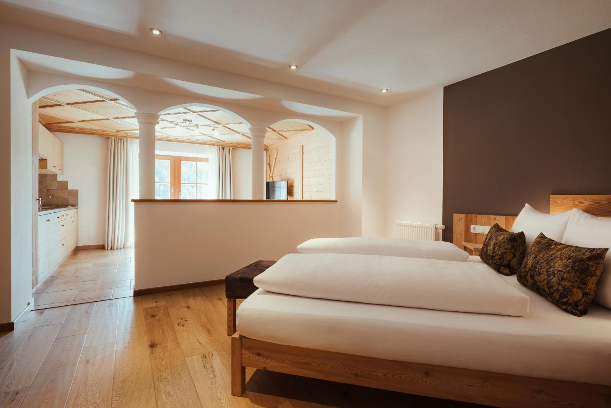 Refugium Laflu Apartments กอร์วารา อิน บาเดีย ภายนอก รูปภาพ